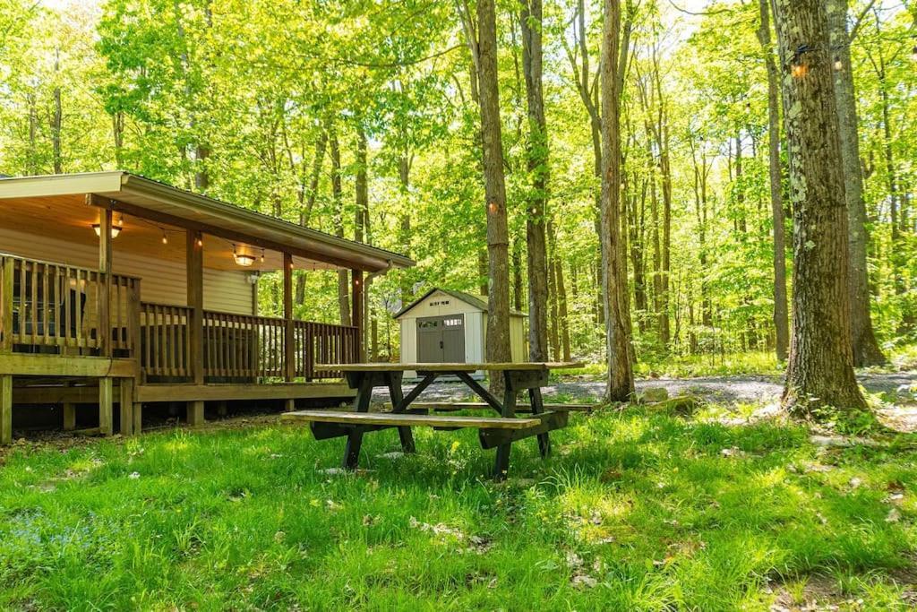 *Entire House • Sleeps 9 • Hot Tub • Pets Welcome* McHenry Exterior foto